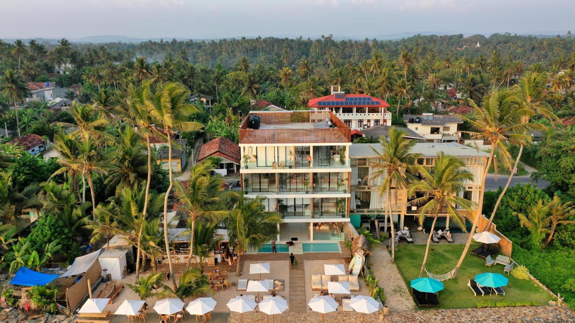 The Hotel Ахангама Екстериор снимка